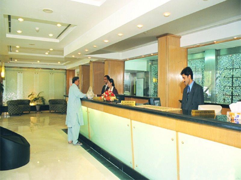Hotel Crown Plaza Islamabad Exterior foto