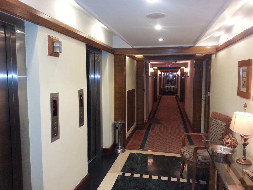 Hotel Crown Plaza Islamabad Exterior foto