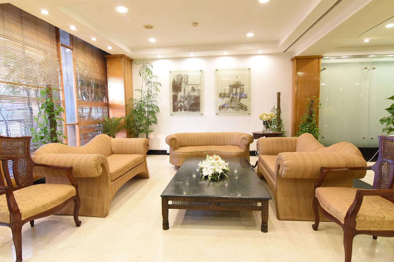 Hotel Crown Plaza Islamabad Exterior foto